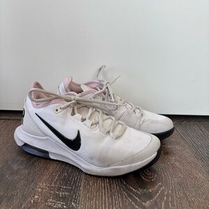 Nike Air Max Wildcard Tennis Shoes Women Size 6